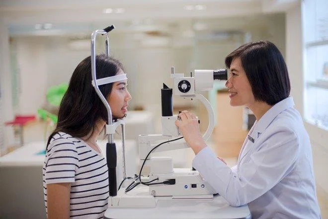 Obat Lucentis (ranibizumab): Apa yang harus diperhatikan saat digunakan untuk injeksi mata?