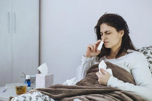 Tudo o que você precisa saber sobre Flusort spray nasal (propionato de fluticasona)